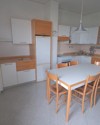 Cucina angolare completa + Tavola abbinato 6 sedie