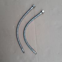 Due tubi flessibili per acqua e due omaggi 