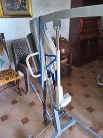 Sollevatore elettrico per disabili/anziani