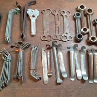 Chiavi e accessori per bicicletta 