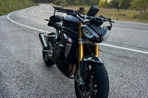 Triumph speed triple 1200rs