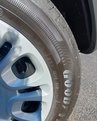 Nuovi good year, 4 pneumatici 175/65R14