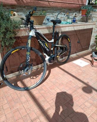 Bici con pedalata assistita
