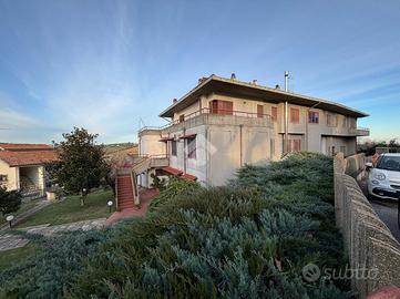 4 LOCALI A NOTARESCO