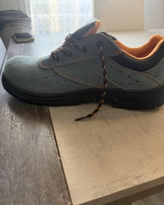 Scarpa antinfortunistica