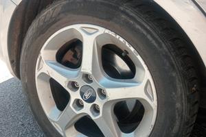 cerchi e gomme Ford 205 55 16