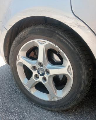 cerchi e gomme Ford 205 55 16