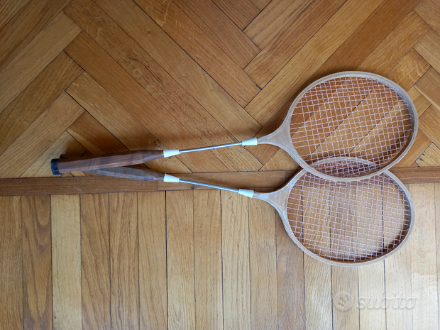 Vintage shuttlecock / badminton rackets