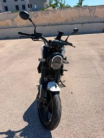 Benelli Leoncino 125 con 3500 km del 2024