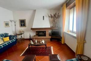 Casa indipendente di 180 m² con 5 locali a Varsi