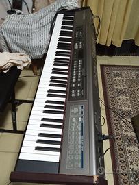 Pianoforte Roland usato, con segni ma funzionante