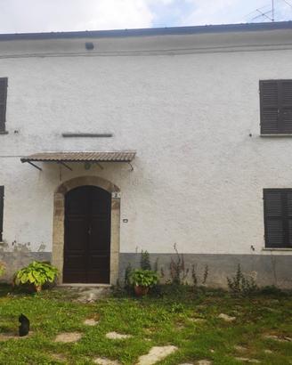 Vendita complesso composto da tre case indipendent