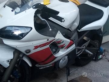 Yamaha FZR 600 - 2000