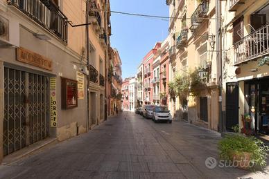 4 LOCALI A CAGLIARI