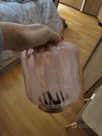 lampada rosa in vetro