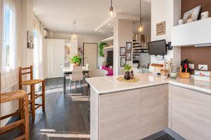 Appartamento di 99 m² con 4 locali e box auto a Ca