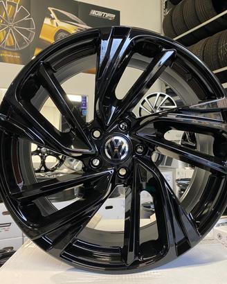 Cerchi NUOVI Volkswagen raggio 18 cod.8472