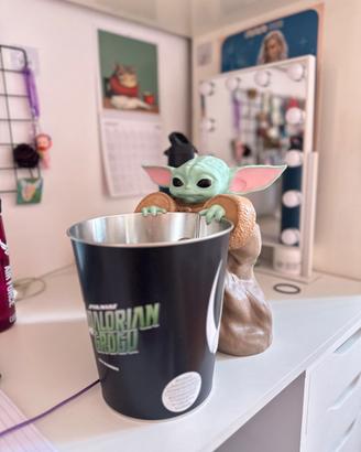 star wars the mandalorian and grogu bucket popcorn