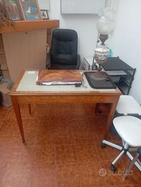 Scrivani con 2 cassetti poltroncina  cassettiera