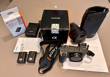 Kit Sony A6700 + 16-55mm f/2.8 G + Batterie Sony