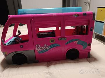 Camper Barbie con piscina