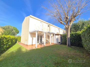 VILLA A SCHIERA A TARQUINIA