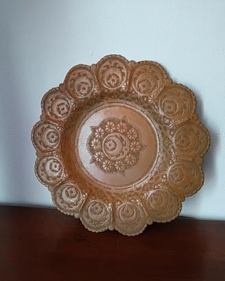 Antico piatto in rame vintage, sbalzato, primi 900
