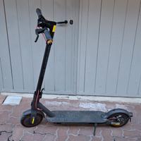 monopattino xiaomi  pro 2 
