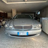 Jaguar X-TYPE 2,5 V6.
