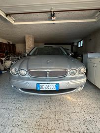 Jaguar X-TYPE 2,5 V6.