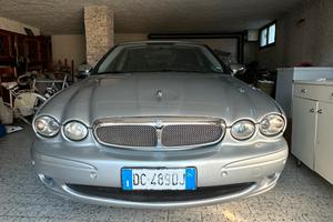 Jaguar X-TYPE 2,5 V6.