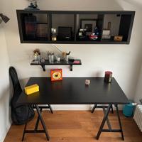 Scrivania - mensola a muro e mensolina tutto ikea