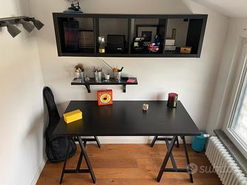 Scrivania - mensola a muro e mensolina tutto ikea