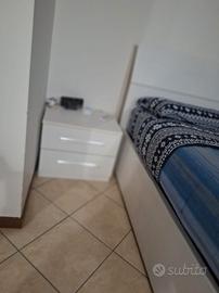 letto contenitore e comodini