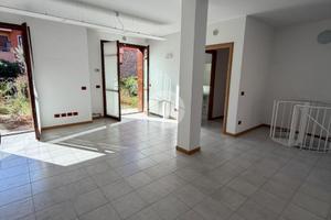 NEGOZIO A OSIO SOPRA