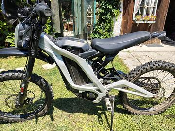 Moto elettrica Sur Ron Light Bee