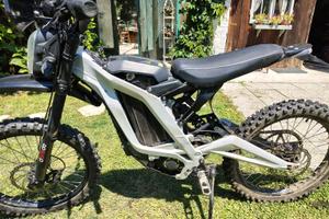 Moto elettrica Sur Ron Light Bee