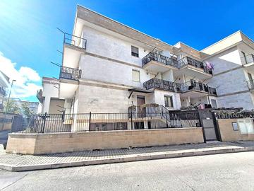 Appartamento a Noci, 5 locali