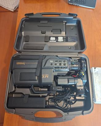 Telecamera Panasonic NV-G21 con generat. caratteri