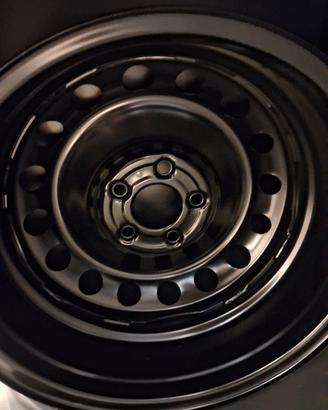 Cerchio in ferro 5 fori per Ford Puma