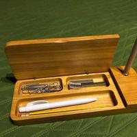 PORTAPENNE VINTAGE DA SCRIVANIA IN LEGNO CHIARO