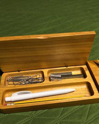 PORTAPENNE VINTAGE DA SCRIVANIA IN LEGNO CHIARO