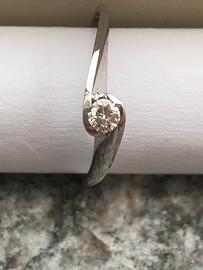 Solitario Nuovo in Oro 750 e Diamante Naturale