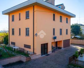 PORZIONE DI BIFAMILIARE A PARMA