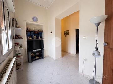 4 LOCALI A MARANO DI NAPOLI