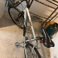 Bicicletta ktm da strada.