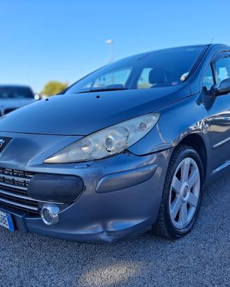 PEUGEOT 307 2.0 16V HDi FAP 5p. Féline