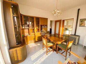 3 LOCALI A GASSINO TORINESE