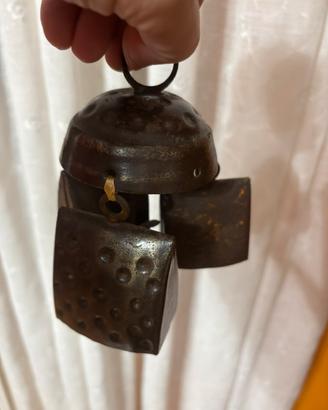 Campanacci in ferro battuto scacciapensieri vinta