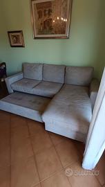 Divano grigio perla
